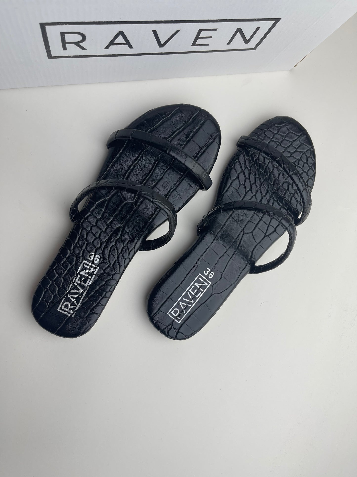Croc Flat
